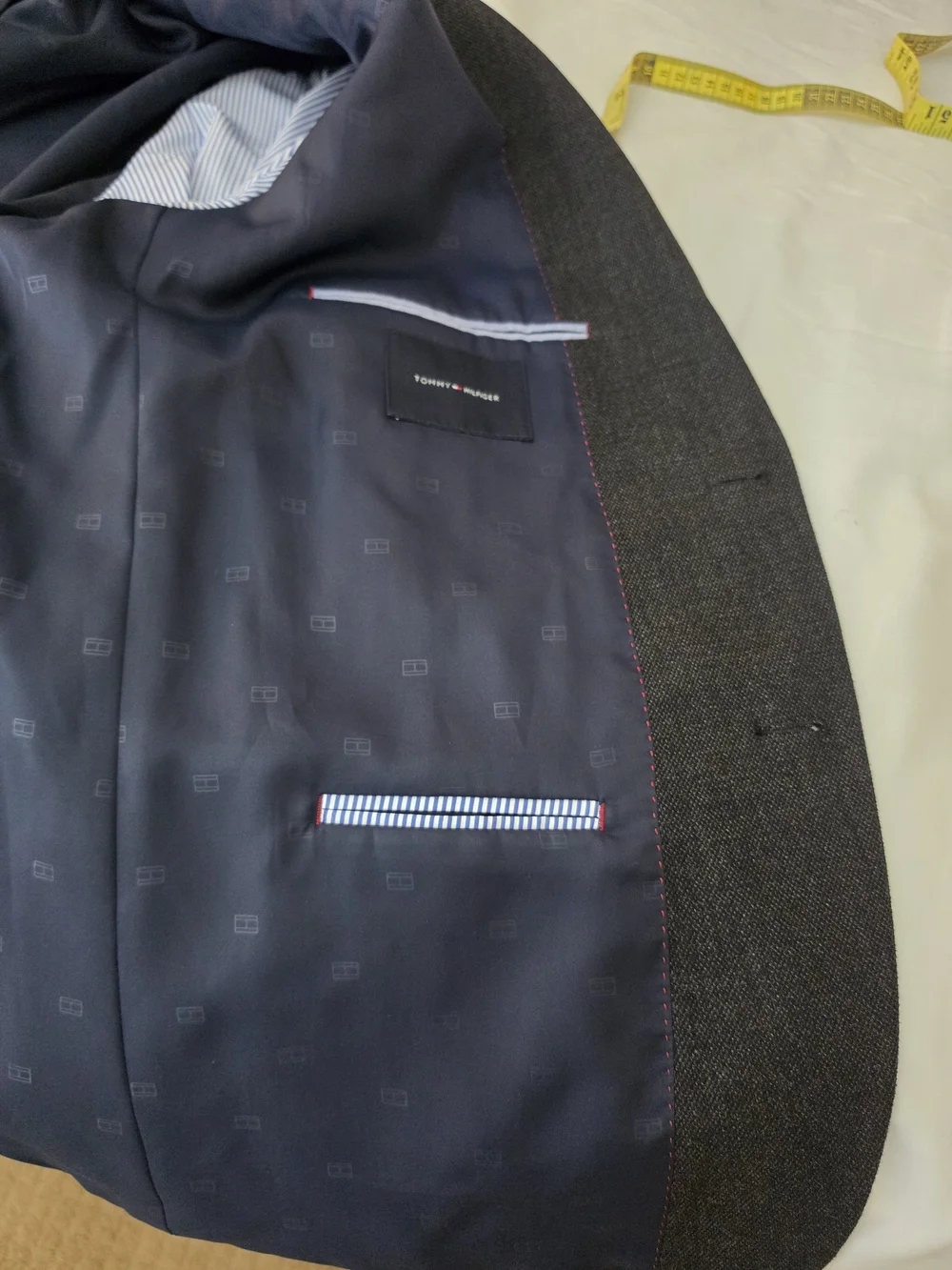 Tommy Hilfiger Charcoal Gray Two-Button Sport Coat 46R